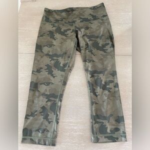 Lululemon Wunder Under Camo Crop Leggings Sz 8